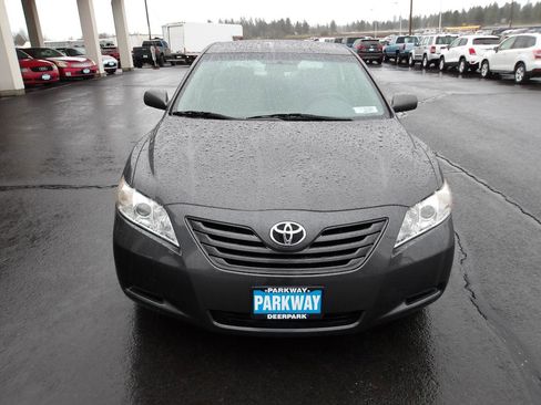 Used 2009 Toyota Camry LE FWD image 8