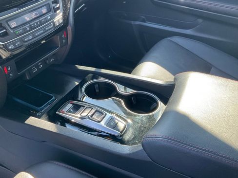 Used 2024 Honda Passport Black Edition image 5