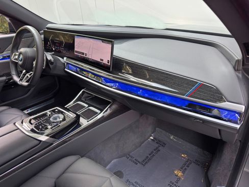 Used 2026 BMW 740i w/ Premium Package RWD image 15