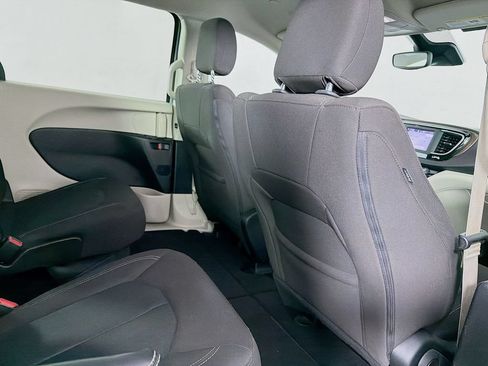 Used 2023 Chrysler Voyager LX FWD image 32