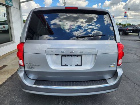 Used 2018 Dodge Grand Caravan SXT FWD image 4