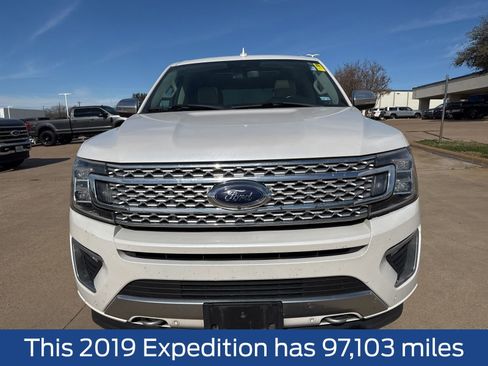 Used 2019 Ford Expedition Platinum image 2