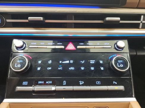 Used 2025 Hyundai Santa Fe Limited FWD image 60