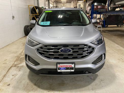 Used 2022 Ford Edge SEL w/ Convenience Package AWD/4WD image 2