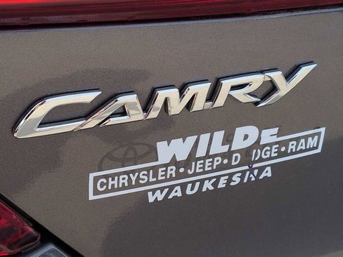 Used 2014 Toyota Camry LE image 12