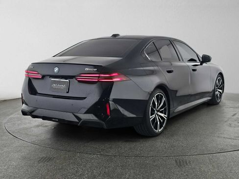 Used 2026 BMW 550e xDrive w/ Premium Package AWD/4WD image 3