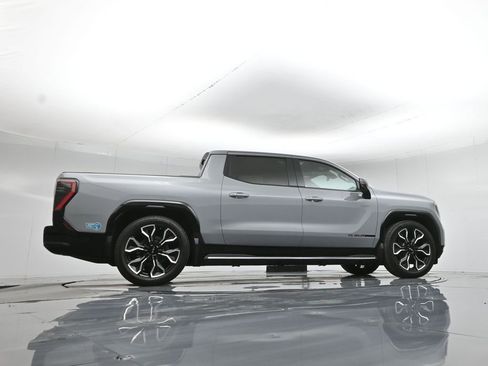 Used 2025 GMC Sierra EV Denali image 8