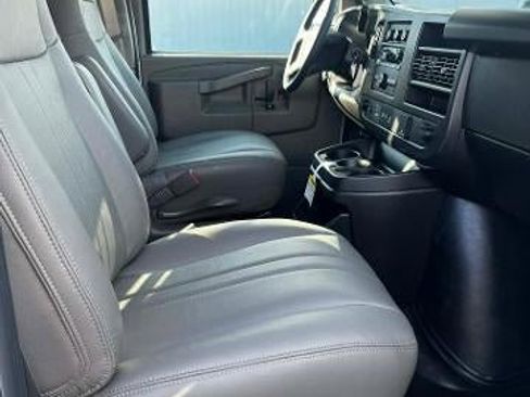 New 2025 Chevrolet Express 3500 LS w/ Chrome Appearance Package image 13