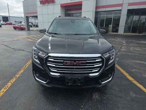 Used 2022 GMC Terrain SLT w/ Infotainment Package II AWD/4WD image 2
