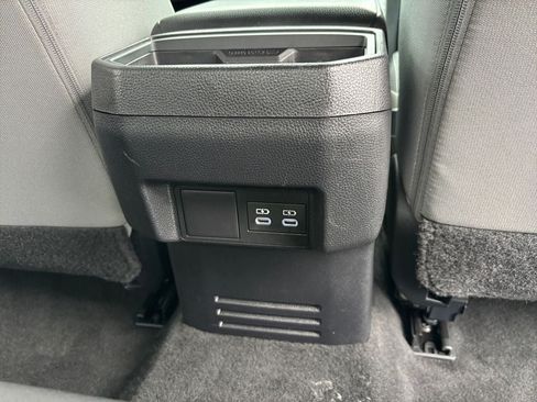 Used 2024 Toyota Tacoma TRD Sport AWD/4WD image 32