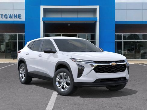 New 2026 Chevrolet Trax LS w/ Driver Confidence Package FWD image 31