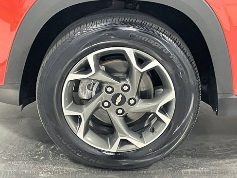 Used 2024 Chevrolet Trax LT FWD image 16
