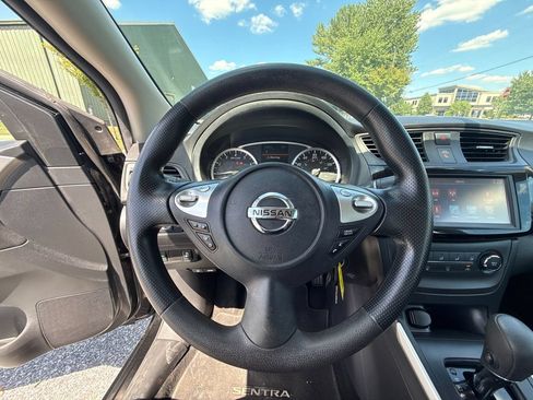 Used 2019 Nissan Sentra S FWD image 19
