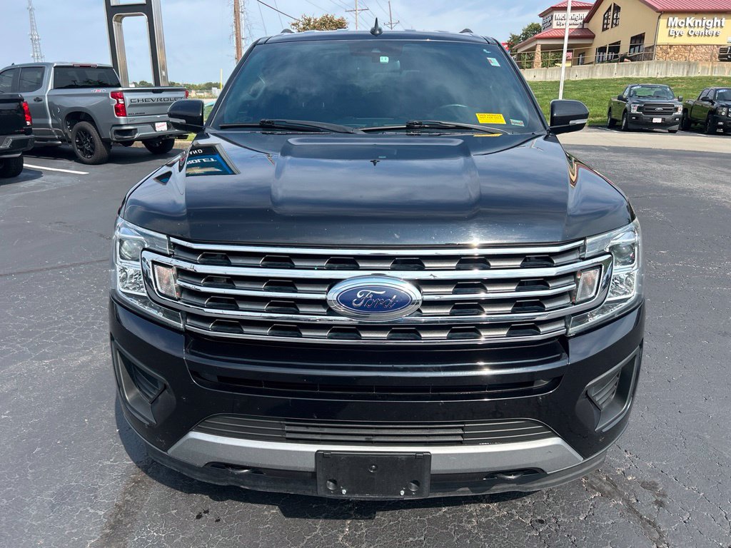 Used 2019 Ford Expedition XLT w/ Equipment Group 202A AWD/4WD image 2
