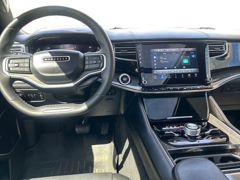 Used 2022 Jeep Wagoneer Series III w/ Premium Group I image 12