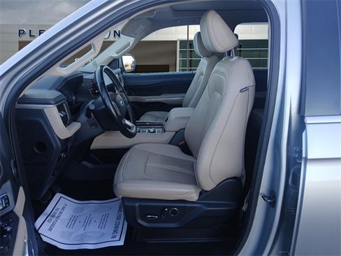 Used 2023 Ford Expedition Limited image 9