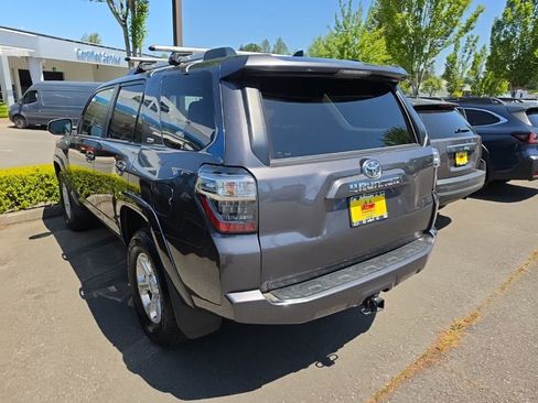 Used 2021 Toyota 4Runner SR5 Premium w/ Moonroof Package AWD/4WD image 5