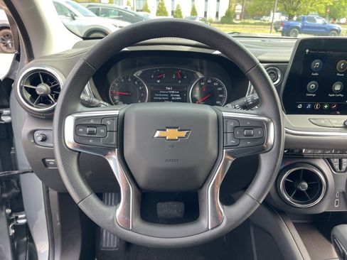 Used 2025 Chevrolet Blazer LT AWD/4WD image 18