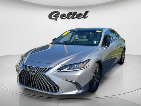 Used 2023 Lexus ES 350 w/ Premium Package image 2