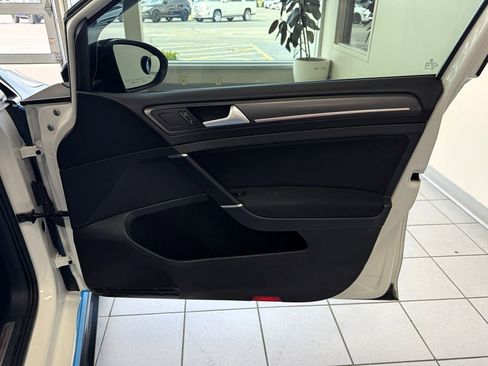 Used 2018 Volkswagen GTI S FWD image 18