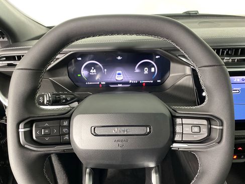 New 2026 Jeep Cherokee Overland image 19