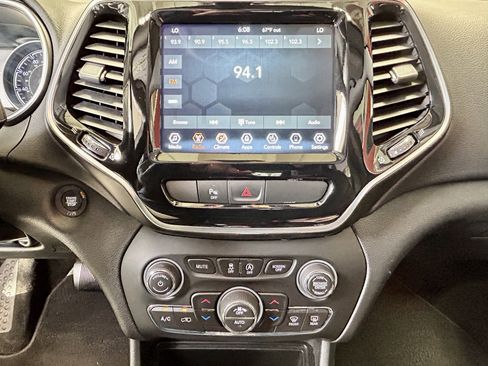 Used 2020 Jeep Cherokee Limited AWD/4WD image 27