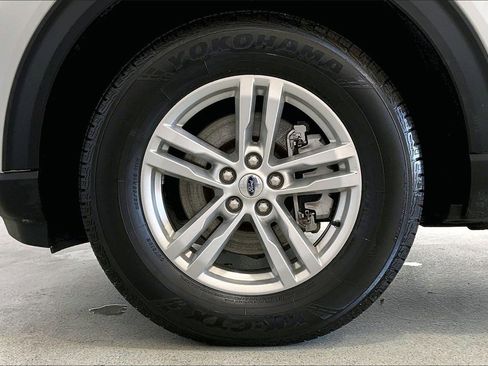 Used 2022 Ford Explorer XLT image 8