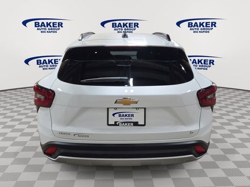New 2026 Chevrolet Trax LT w/ Driver Confidence Package FWD image 4