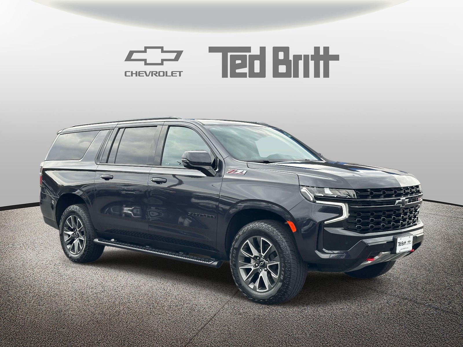 Used 2024 Chevrolet Suburban Z71 w/ Luxury Package AWD/4WD image 3