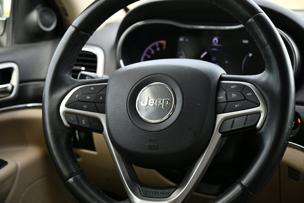 Used 2019 Jeep Grand Cherokee Limited w/ Luxury Group II AWD/4WD image 25