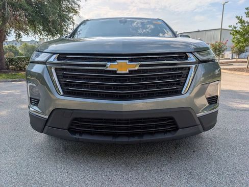 Used 2022 Chevrolet Traverse LT FWD image 2