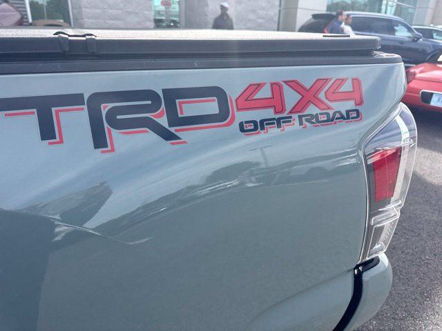 Used 2023 Toyota Tacoma TRD Off-Road w/ TRD Premium Off Road Package AWD/4WD image 5