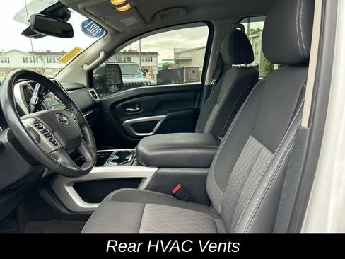Used 2021 Nissan Titan SV w/ SV Convenience Package AWD/4WD image 17