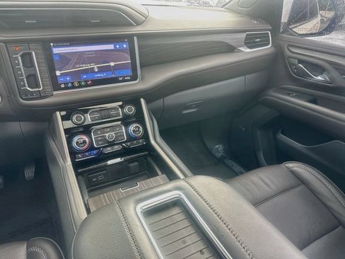 Used 2021 GMC Yukon XL Denali w/ Denali Premium Package RWD image 25