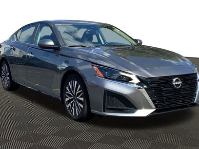 Used 2023 Nissan Altima 2.5 SV