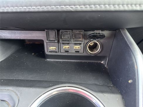 Used 2020 Toyota Highlander XLE FWD image 28