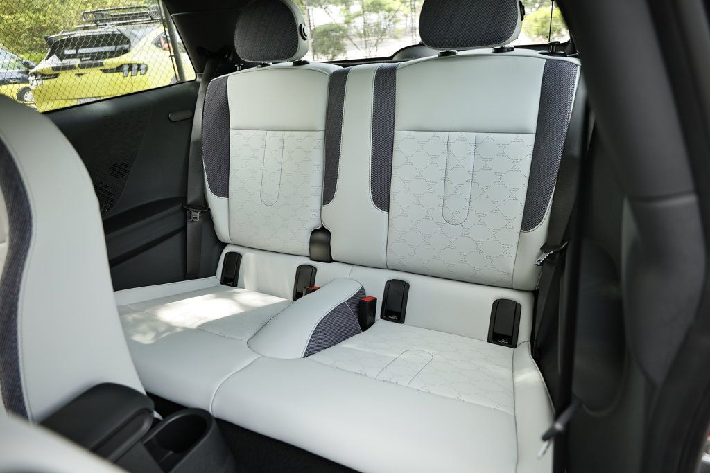 New 2026 MINI Cooper 2-Door Hardtop FWD image 23