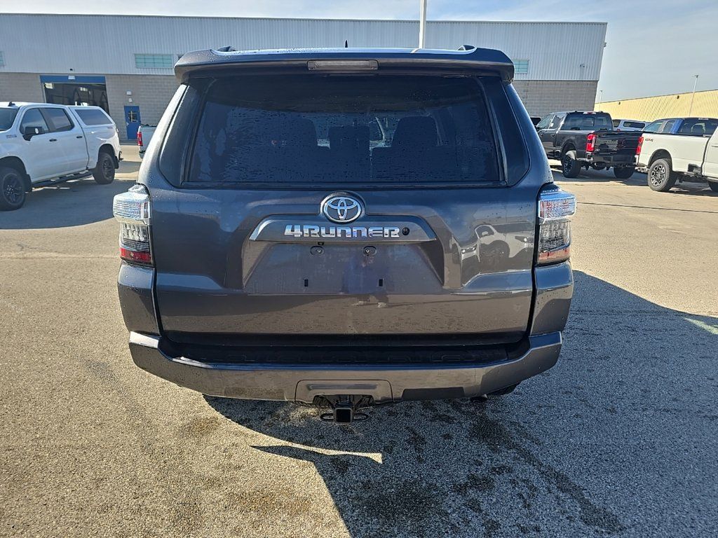 Used 2019 Toyota 4Runner SR5 AWD/4WD image 5