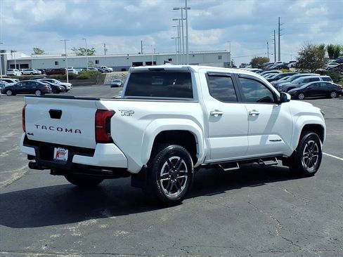 Certified 2025 Toyota Tacoma TRD Sport image 5