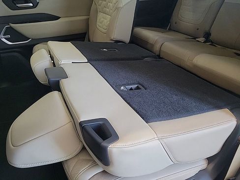 New 2025 Nissan Armada Platinum Reserve image 20