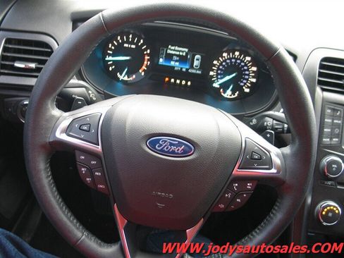 Used 2018 Ford Fusion SE w/ Equipment Group 201A AWD/4WD image 15