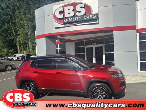 Used 2025 Jeep Compass Limited AWD/4WD image 1