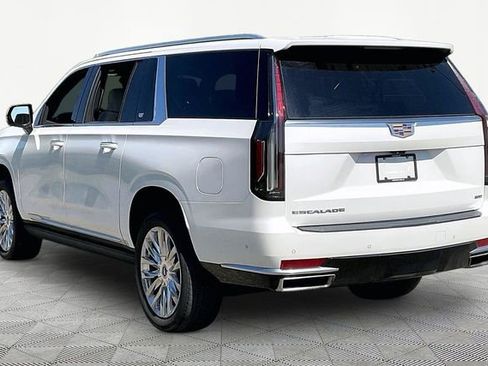 Used 2023 Cadillac Escalade ESV Premium Luxury w/ Performance Package AWD/4WD image 4