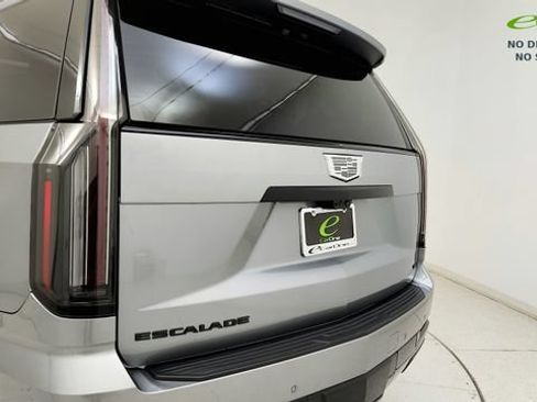 Used 2026 Cadillac Escalade Platinum Sport w/ LPO, ONYX Package AWD/4WD image 26