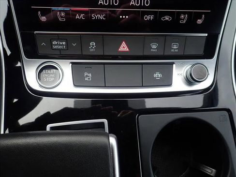 Used 2021 Audi Q8 Premium Plus w/ Premium Plus Package image 25