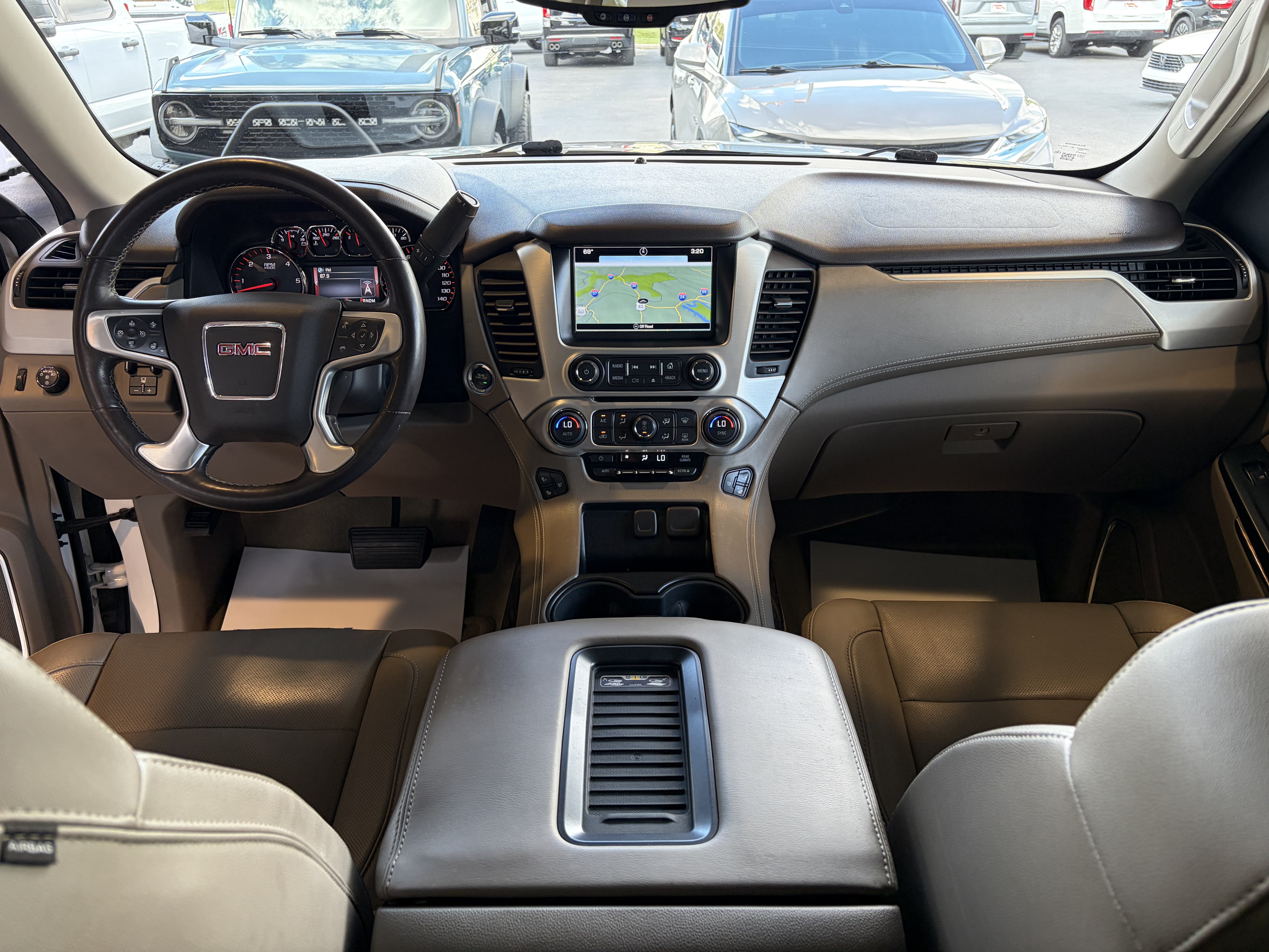 Used 2016 GMC Yukon SLT w/ Open Road Package AWD/4WD image 29