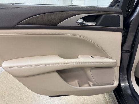 Used 2017 Lincoln MKZ Select w/ Select Plus Package image 15