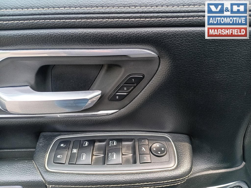 Used 2020 RAM 1500 Laramie w/ Sport Appearance Package AWD/4WD image 26