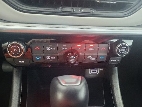 Used 2025 Jeep Compass Limited AWD/4WD image 34