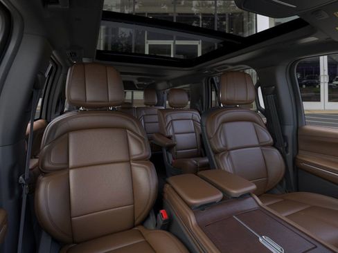 New 2026 Lincoln Navigator L Reserve AWD/4WD image 10